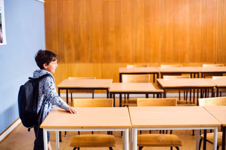 Il faut toute une classe pour accueillir un-e nouvel-le élève